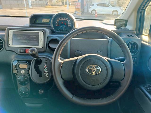 ポルテ G 4WD メモリナビ バックカメラ パワースライドドア ETC シートヒーター Bluetoothオーディオ フルセグTV AUX ワンオーナー CD/DVD再生 ウォークスルー プッシュスタート(12枚目)