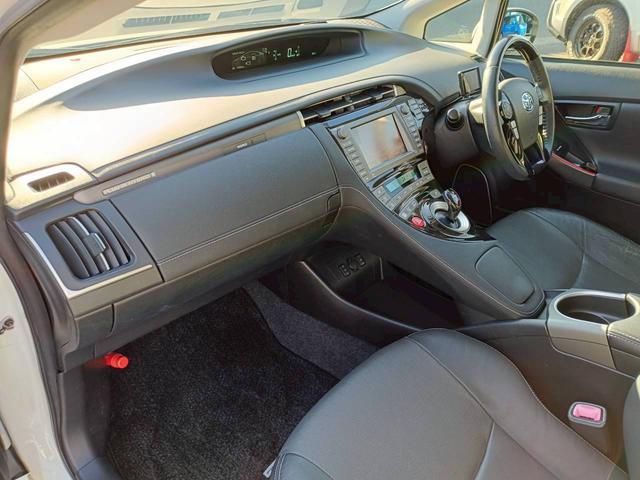 プリウスPHV Gレザーパッケージ HDDナビ 障害物センサー バックカメラ Bluetoothオーディオ シートヒーター ETC フルセグTV CD/DVD再生 パワーシート LEDライト ヘッドライトウォッシャー プッシュスタート(7枚目)