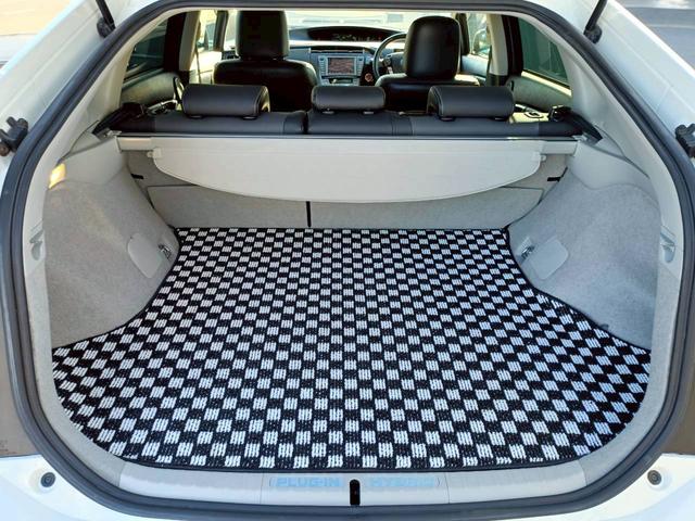 プリウスPHV Gレザーパッケージ HDDナビ 障害物センサー バックカメラ Bluetoothオーディオ シートヒーター ETC フルセグTV CD/DVD再生 パワーシート LEDライト ヘッドライトウォッシャー プッシュスタート(10枚目)