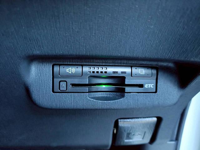 プリウスPHV Gレザーパッケージ HDDナビ 障害物センサー バックカメラ Bluetoothオーディオ シートヒーター ETC フルセグTV CD/DVD再生 パワーシート LEDライト ヘッドライトウォッシャー プッシュスタート(18枚目)