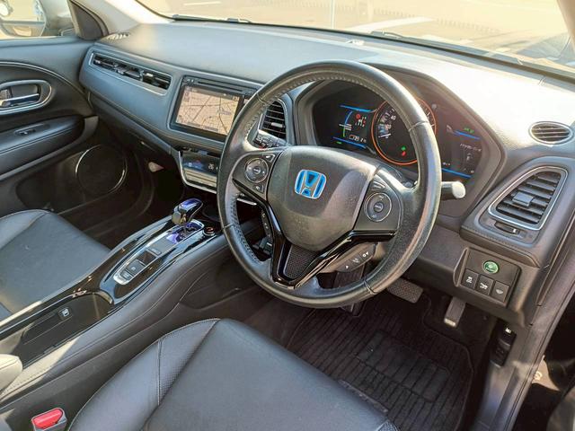 ヴェゼル ハイブリッドZ 衝突軽減ブレーキ HDMI接続 メモリナビ Bluetoothオーディオ バックカメラ クルーズコントロール シートヒーター ETC フルセグTV LEDライト パドルシフト プッシュスタート(26枚目)