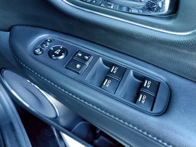 ヴェゼル ハイブリッドZ 衝突軽減ブレーキ HDMI接続 メモリナビ Bluetoothオーディオ バックカメラ クルーズコントロール シートヒーター ETC フルセグTV LEDライト パドルシフト プッシュスタート(33枚目)