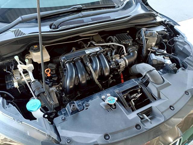 ヴェゼル ハイブリッドZ 衝突軽減ブレーキ HDMI接続 メモリナビ Bluetoothオーディオ バックカメラ クルーズコントロール シートヒーター ETC フルセグTV LEDライト パドルシフト プッシュスタート(43枚目)