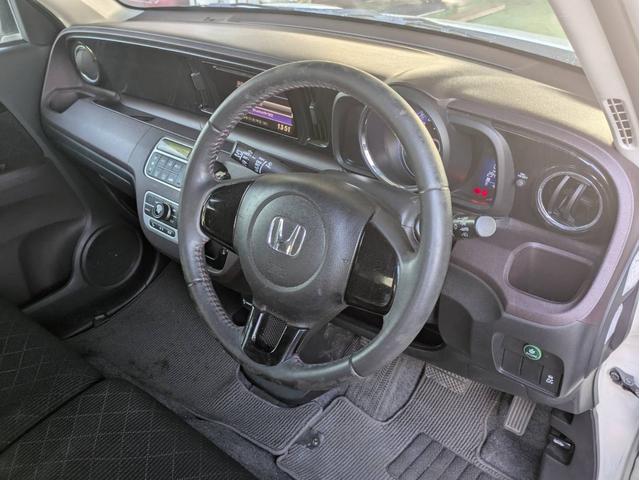 N-ONE プレミアム・Lパッケージ バックカメラ プッシュスタート フロントフォグランプ 淳セアルミホイール 横滑り防止装置 ABS 衝突安全ボディ オートライト 電動格納ミラー ディスプレイオーディオ スマートキー(24枚目)