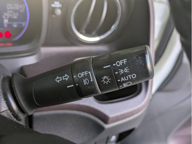 N-ONE プレミアム・Lパッケージ バックカメラ プッシュスタート フロントフォグランプ 淳セアルミホイール 横滑り防止装置 ABS 衝突安全ボディ オートライト 電動格納ミラー ディスプレイオーディオ スマートキー(30枚目)