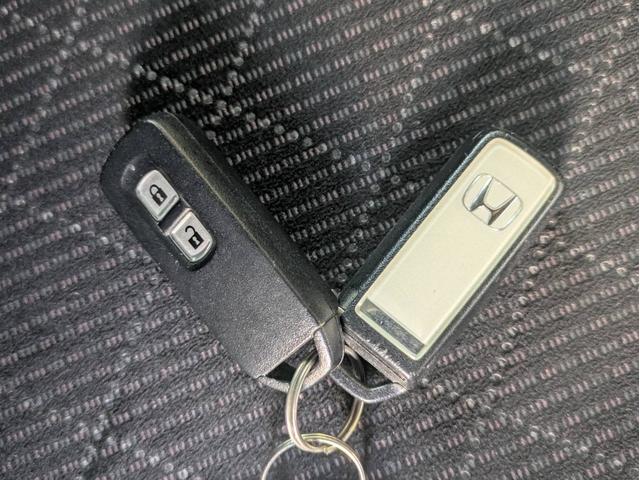 N-ONE プレミアム・Lパッケージ バックカメラ プッシュスタート フロントフォグランプ 淳セアルミホイール 横滑り防止装置 ABS 衝突安全ボディ オートライト 電動格納ミラー ディスプレイオーディオ スマートキー(31枚目)