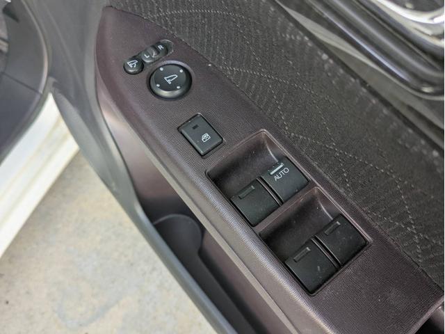 N-ONE プレミアム・Lパッケージ バックカメラ プッシュスタート フロントフォグランプ 淳セアルミホイール 横滑り防止装置 ABS 衝突安全ボディ オートライト 電動格納ミラー ディスプレイオーディオ スマートキー(32枚目)