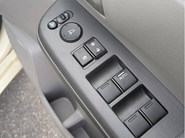 アフターフォローもお任せ下さい！自社にて指定整備工場、板金塗装工場を完備☆ご購入後のメンテナンスや突然の故障や不調、キズ、凹みなど何でもお気軽にご相談下さいませ！長くお乗り頂けるようサポート致します！