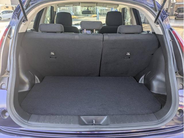 ジューク １５ＲＸ　ＳＤナビ　Ｂｌｕｅｔｏｏｔｈオーディオ　バックカメラ　ＥＴＣ　フルセグＴＶ　ＣＤ・ＤＶＤ再生　ＡＵＸ　音楽録音　スマートキー　プッシュスタート　オートライト　純正フロアマット　アイドリングストップ（11枚目）