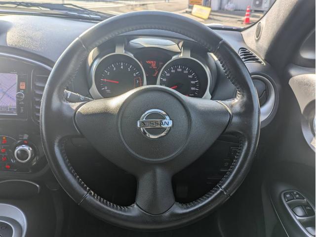 ジューク １５ＲＸ　ＳＤナビ　Ｂｌｕｅｔｏｏｔｈオーディオ　バックカメラ　ＥＴＣ　フルセグＴＶ　ＣＤ・ＤＶＤ再生　ＡＵＸ　音楽録音　スマートキー　プッシュスタート　オートライト　純正フロアマット　アイドリングストップ（14枚目）