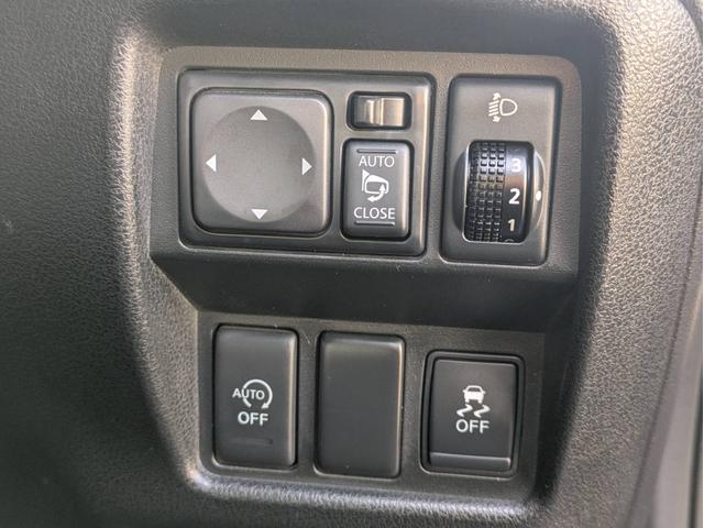 ジューク １５ＲＸ　ＳＤナビ　Ｂｌｕｅｔｏｏｔｈオーディオ　バックカメラ　ＥＴＣ　フルセグＴＶ　ＣＤ・ＤＶＤ再生　ＡＵＸ　音楽録音　スマートキー　プッシュスタート　オートライト　純正フロアマット　アイドリングストップ（15枚目）