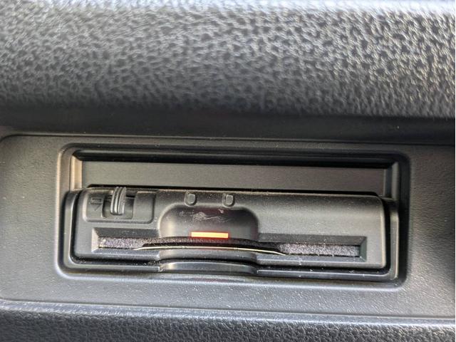 ジューク １５ＲＸ　ＳＤナビ　Ｂｌｕｅｔｏｏｔｈオーディオ　バックカメラ　ＥＴＣ　フルセグＴＶ　ＣＤ・ＤＶＤ再生　ＡＵＸ　音楽録音　スマートキー　プッシュスタート　オートライト　純正フロアマット　アイドリングストップ（16枚目）