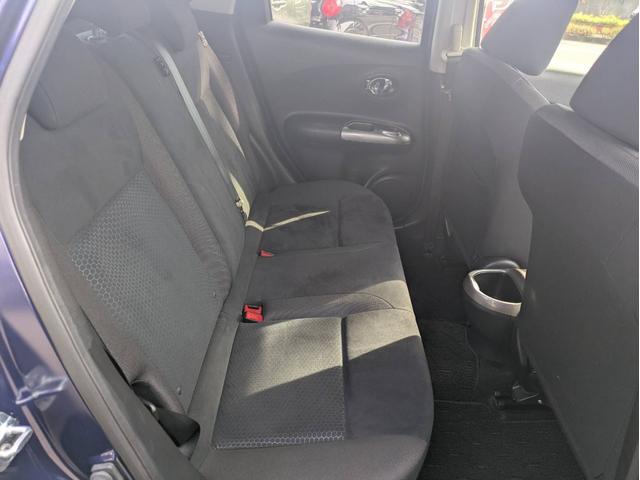 ジューク １５ＲＸ　ＳＤナビ　Ｂｌｕｅｔｏｏｔｈオーディオ　バックカメラ　ＥＴＣ　フルセグＴＶ　ＣＤ・ＤＶＤ再生　ＡＵＸ　音楽録音　スマートキー　プッシュスタート　オートライト　純正フロアマット　アイドリングストップ（28枚目）