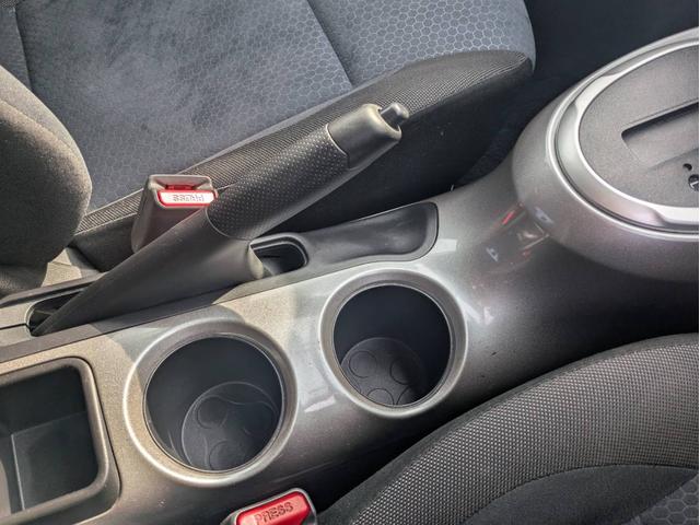 ジューク １５ＲＸ　ＳＤナビ　Ｂｌｕｅｔｏｏｔｈオーディオ　バックカメラ　ＥＴＣ　フルセグＴＶ　ＣＤ・ＤＶＤ再生　ＡＵＸ　音楽録音　スマートキー　プッシュスタート　オートライト　純正フロアマット　アイドリングストップ（30枚目）