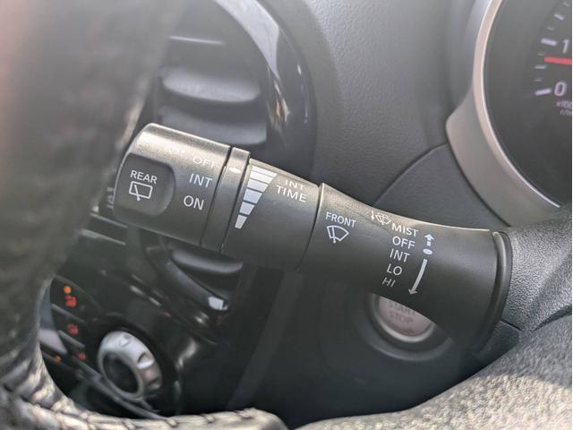 ジューク １５ＲＸ　ＳＤナビ　Ｂｌｕｅｔｏｏｔｈオーディオ　バックカメラ　ＥＴＣ　フルセグＴＶ　ＣＤ・ＤＶＤ再生　ＡＵＸ　音楽録音　スマートキー　プッシュスタート　オートライト　純正フロアマット　アイドリングストップ（32枚目）