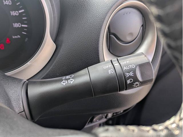 ジューク １５ＲＸ　ＳＤナビ　Ｂｌｕｅｔｏｏｔｈオーディオ　バックカメラ　ＥＴＣ　フルセグＴＶ　ＣＤ・ＤＶＤ再生　ＡＵＸ　音楽録音　スマートキー　プッシュスタート　オートライト　純正フロアマット　アイドリングストップ（33枚目）