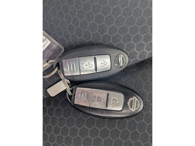 ジューク １５ＲＸ　ＳＤナビ　Ｂｌｕｅｔｏｏｔｈオーディオ　バックカメラ　ＥＴＣ　フルセグＴＶ　ＣＤ・ＤＶＤ再生　ＡＵＸ　音楽録音　スマートキー　プッシュスタート　オートライト　純正フロアマット　アイドリングストップ（34枚目）