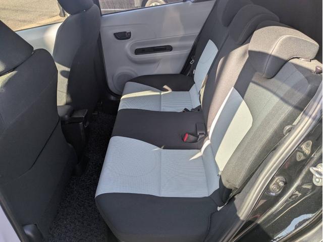 アクア Ｓ　ＨＤＤナビ　Ｂｌｕｅｔｏｏｔｈオーディオ　ＥＴＣ　フルセグＴＶ　ＣＤ／ＤＶＤ再生　音楽録音　オートライト　スマートキー　プッシュスタート　純正フロアマット　トラクションコントロール（10枚目）