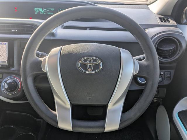 アクア Ｓ　ＨＤＤナビ　Ｂｌｕｅｔｏｏｔｈオーディオ　ＥＴＣ　フルセグＴＶ　ＣＤ／ＤＶＤ再生　音楽録音　オートライト　スマートキー　プッシュスタート　純正フロアマット　トラクションコントロール（14枚目）