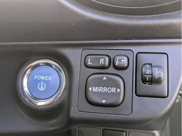 アクア Ｓ　ＨＤＤナビ　Ｂｌｕｅｔｏｏｔｈオーディオ　ＥＴＣ　フルセグＴＶ　ＣＤ／ＤＶＤ再生　音楽録音　オートライト　スマートキー　プッシュスタート　純正フロアマット　トラクションコントロール（15枚目）