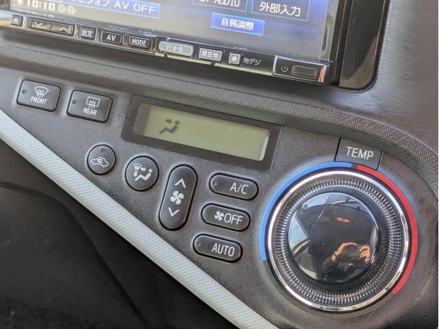 アクア Ｓ　ＨＤＤナビ　Ｂｌｕｅｔｏｏｔｈオーディオ　ＥＴＣ　フルセグＴＶ　ＣＤ／ＤＶＤ再生　音楽録音　オートライト　スマートキー　プッシュスタート　純正フロアマット　トラクションコントロール（31枚目）