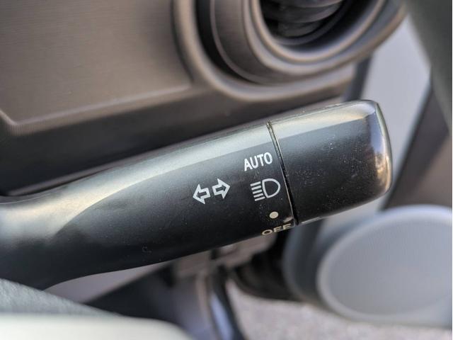 アクア Ｓ　ＨＤＤナビ　Ｂｌｕｅｔｏｏｔｈオーディオ　ＥＴＣ　フルセグＴＶ　ＣＤ／ＤＶＤ再生　音楽録音　オートライト　スマートキー　プッシュスタート　純正フロアマット　トラクションコントロール（33枚目）