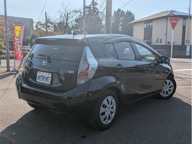 アクア Ｓ　ＨＤＤナビ　Ｂｌｕｅｔｏｏｔｈオーディオ　ＥＴＣ　フルセグＴＶ　ＣＤ／ＤＶＤ再生　音楽録音　オートライト　スマートキー　プッシュスタート　純正フロアマット　トラクションコントロール（40枚目）