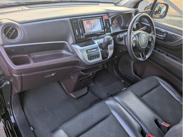 Ｎ－ＷＧＮカスタム Ｇ・ターボパッケージ　Ｂｌｕｅｔｏｏｔｈ接続　バックカメラ　クルーズコントロール　ＥＴＣ　ターボ　フルセグＴＶ　衝突軽減ブレーキ　ＨＩＤヘッドライト　ステアリングリモコン　パドルシフト　純正アルミホイール　ハーフレザー（7枚目）