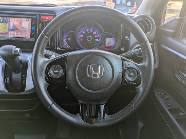 Ｎ－ＷＧＮカスタム Ｇ・ターボパッケージ　Ｂｌｕｅｔｏｏｔｈ接続　バックカメラ　クルーズコントロール　ＥＴＣ　ターボ　フルセグＴＶ　衝突軽減ブレーキ　ＨＩＤヘッドライト　ステアリングリモコン　パドルシフト　純正アルミホイール　ハーフレザー（12枚目）