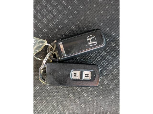 Ｎ－ＷＧＮカスタム Ｇ・ターボパッケージ　Ｂｌｕｅｔｏｏｔｈ接続　バックカメラ　クルーズコントロール　ＥＴＣ　ターボ　フルセグＴＶ　衝突軽減ブレーキ　ＨＩＤヘッドライト　ステアリングリモコン　パドルシフト　純正アルミホイール　ハーフレザー（21枚目）