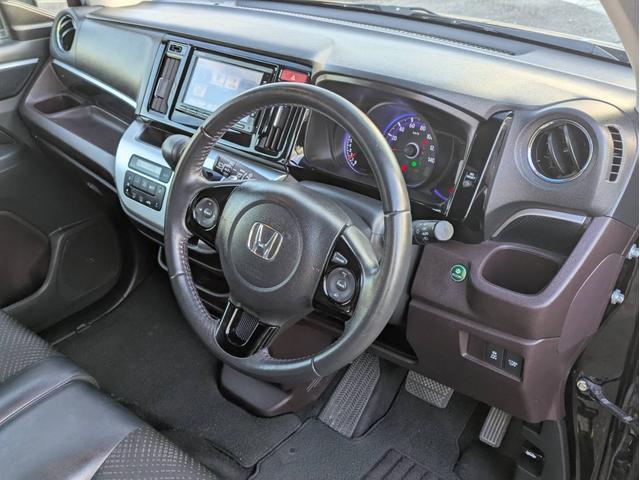 Ｎ－ＷＧＮカスタム Ｇ・ターボパッケージ　Ｂｌｕｅｔｏｏｔｈ接続　バックカメラ　クルーズコントロール　ＥＴＣ　ターボ　フルセグＴＶ　衝突軽減ブレーキ　ＨＩＤヘッドライト　ステアリングリモコン　パドルシフト　純正アルミホイール　ハーフレザー（27枚目）