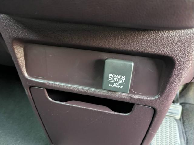 Ｎ－ＷＧＮカスタム Ｇ・ターボパッケージ　Ｂｌｕｅｔｏｏｔｈ接続　バックカメラ　クルーズコントロール　ＥＴＣ　ターボ　フルセグＴＶ　衝突軽減ブレーキ　ＨＩＤヘッドライト　ステアリングリモコン　パドルシフト　純正アルミホイール　ハーフレザー（30枚目）