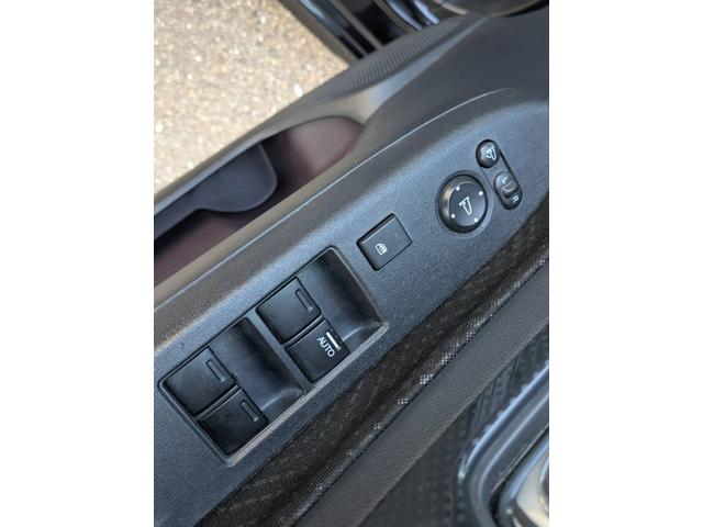 Ｎ－ＷＧＮカスタム Ｇ・ターボパッケージ　Ｂｌｕｅｔｏｏｔｈ接続　バックカメラ　クルーズコントロール　ＥＴＣ　ターボ　フルセグＴＶ　衝突軽減ブレーキ　ＨＩＤヘッドライト　ステアリングリモコン　パドルシフト　純正アルミホイール　ハーフレザー（35枚目）