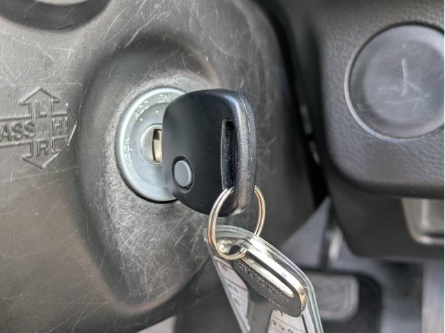 アルト L 衝突軽減ブレーキ 障害物センサー アイドリングストップ シートヒーター オートライト 車線逸脱警報装置 ABS 衝突安全ボディ CDDVD再生 パワステ 盗難防止装置 キーレス 横滑り防止装置(15枚目)