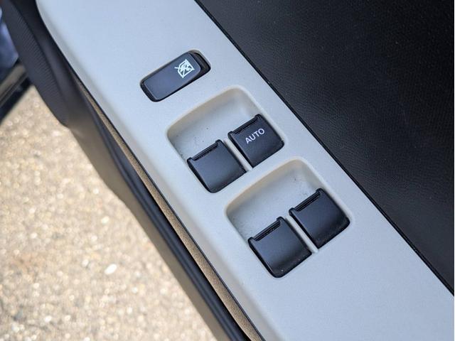 アルト L 衝突軽減ブレーキ 障害物センサー アイドリングストップ シートヒーター オートライト 車線逸脱警報装置 ABS 衝突安全ボディ CDDVD再生 パワステ 盗難防止装置 キーレス 横滑り防止装置(29枚目)