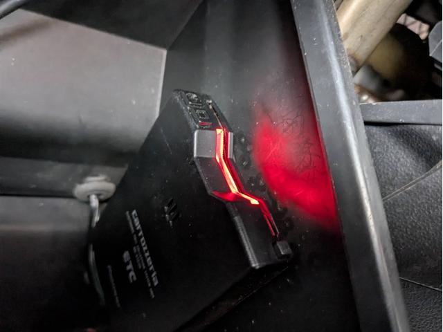 ハイゼットカーゴ クルーズターボSAIII 衝突軽減ブレーキ ターボ バックカメラ ETC アイドリングストップ ETC メモリナビ 両側スライドドア フォグライト 社外アルミ12インチ パワーウィンドウ 純正フロアマット オートハイビーム(17枚目)