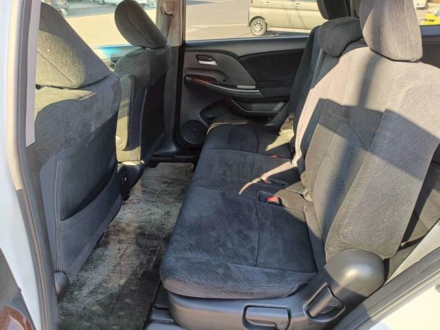 オデッセイ ＭＸ・エアロパッケージ　ＨＤＤナビ　バックカメラ　ＥＴＣ　ワンセグＴＶ　Ｗエアコン　ドライブレコーダー　ＣＤ／ＤＶＤ再生　音楽録音　ウォークスル　３列シート　フォグライト　パドルシフト　ステアリングリモコン　純正フロアマット（9枚目）