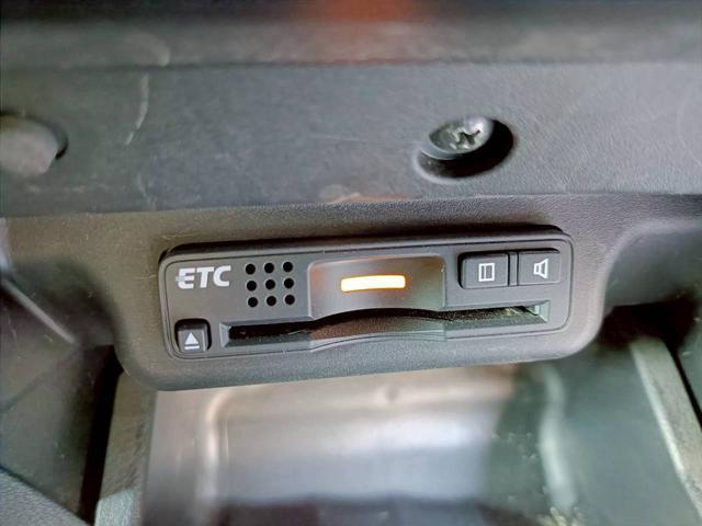 オデッセイ ＭＸ・エアロパッケージ　ＨＤＤナビ　バックカメラ　ＥＴＣ　ワンセグＴＶ　Ｗエアコン　ドライブレコーダー　ＣＤ／ＤＶＤ再生　音楽録音　ウォークスル　３列シート　フォグライト　パドルシフト　ステアリングリモコン　純正フロアマット（17枚目）