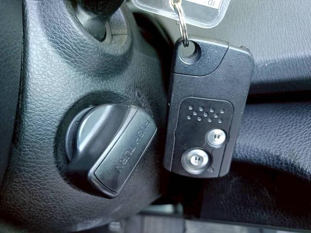 オデッセイ ＭＸ・エアロパッケージ　ＨＤＤナビ　バックカメラ　ＥＴＣ　ワンセグＴＶ　Ｗエアコン　ドライブレコーダー　ＣＤ／ＤＶＤ再生　音楽録音　ウォークスル　３列シート　フォグライト　パドルシフト　ステアリングリモコン　純正フロアマット（19枚目）