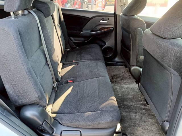 オデッセイ ＭＸ・エアロパッケージ　ＨＤＤナビ　バックカメラ　ＥＴＣ　ワンセグＴＶ　Ｗエアコン　ドライブレコーダー　ＣＤ／ＤＶＤ再生　音楽録音　ウォークスル　３列シート　フォグライト　パドルシフト　ステアリングリモコン　純正フロアマット（27枚目）