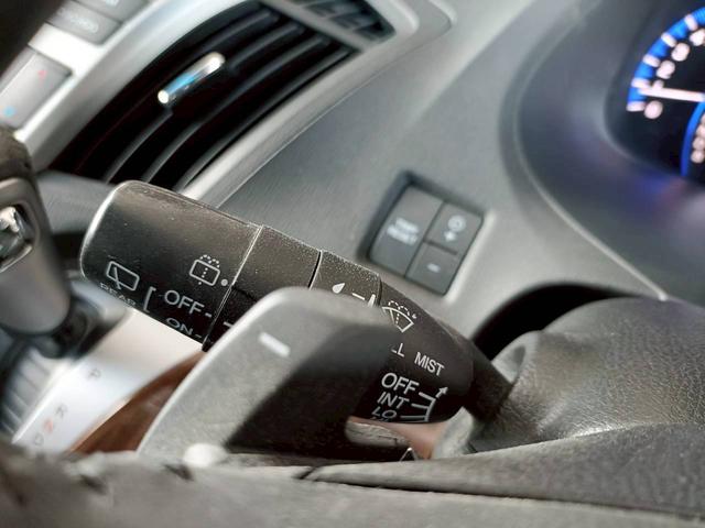 オデッセイ ＭＸ・エアロパッケージ　ＨＤＤナビ　バックカメラ　ＥＴＣ　ワンセグＴＶ　Ｗエアコン　ドライブレコーダー　ＣＤ／ＤＶＤ再生　音楽録音　ウォークスル　３列シート　フォグライト　パドルシフト　ステアリングリモコン　純正フロアマット（31枚目）