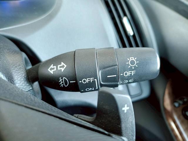 オデッセイ ＭＸ・エアロパッケージ　ＨＤＤナビ　バックカメラ　ＥＴＣ　ワンセグＴＶ　Ｗエアコン　ドライブレコーダー　ＣＤ／ＤＶＤ再生　音楽録音　ウォークスル　３列シート　フォグライト　パドルシフト　ステアリングリモコン　純正フロアマット（32枚目）