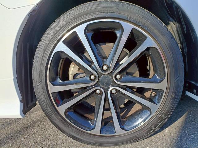 オデッセイ ＭＸ・エアロパッケージ　ＨＤＤナビ　バックカメラ　ＥＴＣ　ワンセグＴＶ　Ｗエアコン　ドライブレコーダー　ＣＤ／ＤＶＤ再生　音楽録音　ウォークスル　３列シート　フォグライト　パドルシフト　ステアリングリモコン　純正フロアマット（42枚目）