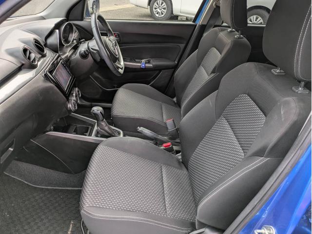 スイフト ハイブリッドRS メモリーナビ Bluetoothオーディオ シートヒーター ETC フルセグTV CD/DVD再生 ステアリングリモコン パドルシフト スマートキー プッシュスタート USB接続 純正アルミ(8枚目)