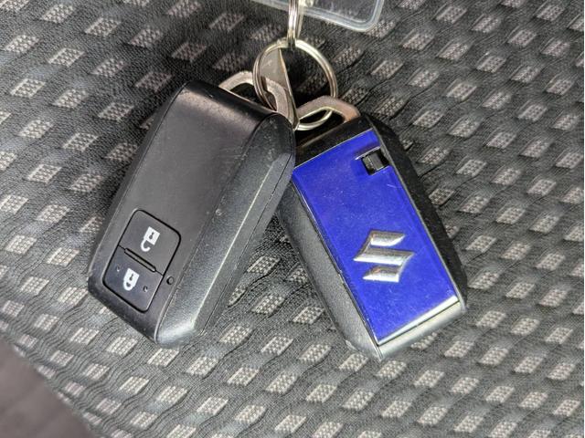 スイフト ハイブリッドRS メモリーナビ Bluetoothオーディオ シートヒーター ETC フルセグTV CD/DVD再生 ステアリングリモコン パドルシフト スマートキー プッシュスタート USB接続 純正アルミ(19枚目)