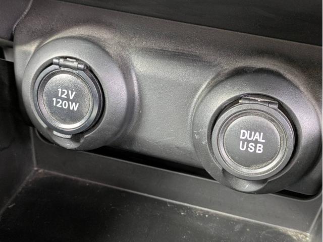 スイフト ハイブリッドRS メモリーナビ Bluetoothオーディオ シートヒーター ETC フルセグTV CD/DVD再生 ステアリングリモコン パドルシフト スマートキー プッシュスタート USB接続 純正アルミ(33枚目)