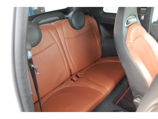 アバルト５００Ｃ ベースグレード　アルミホイール　ＨＩＤ　サンルーフ　革シート　ＡＴ　盗難防止システム　ＡＢＳ　ＣＤ　エアコン　パワーステアリング　パワーウィンドウ（22枚目）