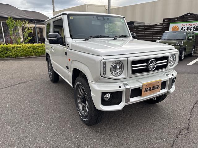 ジムニー ＸＣ　禁煙車　ワンオーナー　ＤＡＭＤ　リトルＧ　ディスプレイオーディオ　Ｂｌｕｅｔｏｏｔｈ　３６０度ドラレコ　ＥＴＣ　１６インチアルミ　ホワイトレター　クリアランスソナー　ＬＥＤヘッドライト　オートライト（3枚目）