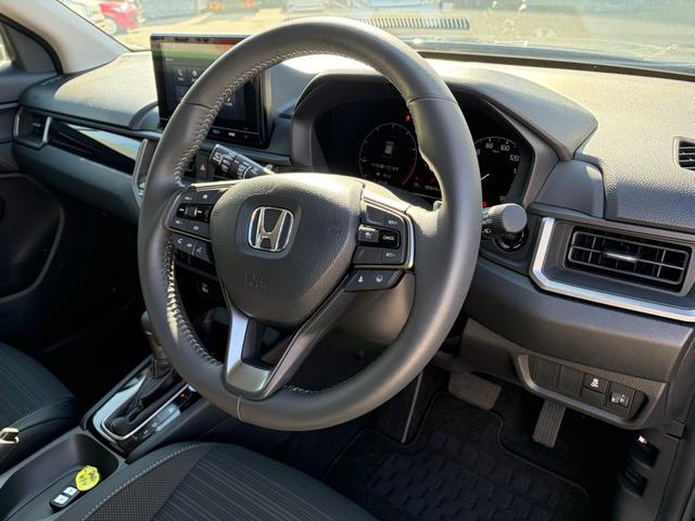 ＷＲ－Ｖ Ｚ＋　ＤＡＭＤ　ＲＥＶＥＲＢ　ＤＡＭＤ　ＲＥＶＥＲＢ　禁煙車　前後＋室内３カメラドラレコ　フルセグナビ　Ｂｌｕｅｔｏｏｔｈ　ルーフレール　革巻きハンドル　バックカメラ　ＥＴＣ　オートライト　　クルーズコントロール　衝突軽減ブレーキ（21枚目）