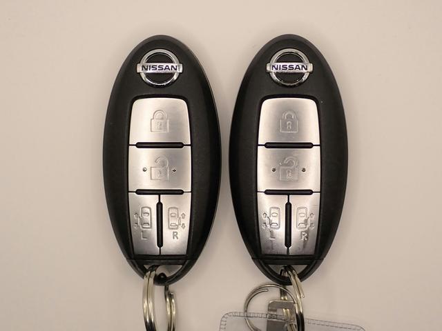 エルグランド ２５０ハイウェイスター　７人乗り　後席エンターテイメント　純正ＨＤＤナビ　フルセグＴＶ　ＤＶＤ　ＵＳＢ　ＢＴ　アラウンドビューＭ　フリップダウンＭ　インテリキー　ＥＴＣ　Ｗドラレコ　ＨＩＤオートライト　Ｗパワスラ　ハーフレザーシート　オットマン　純正１８ＡＷ（9枚目）